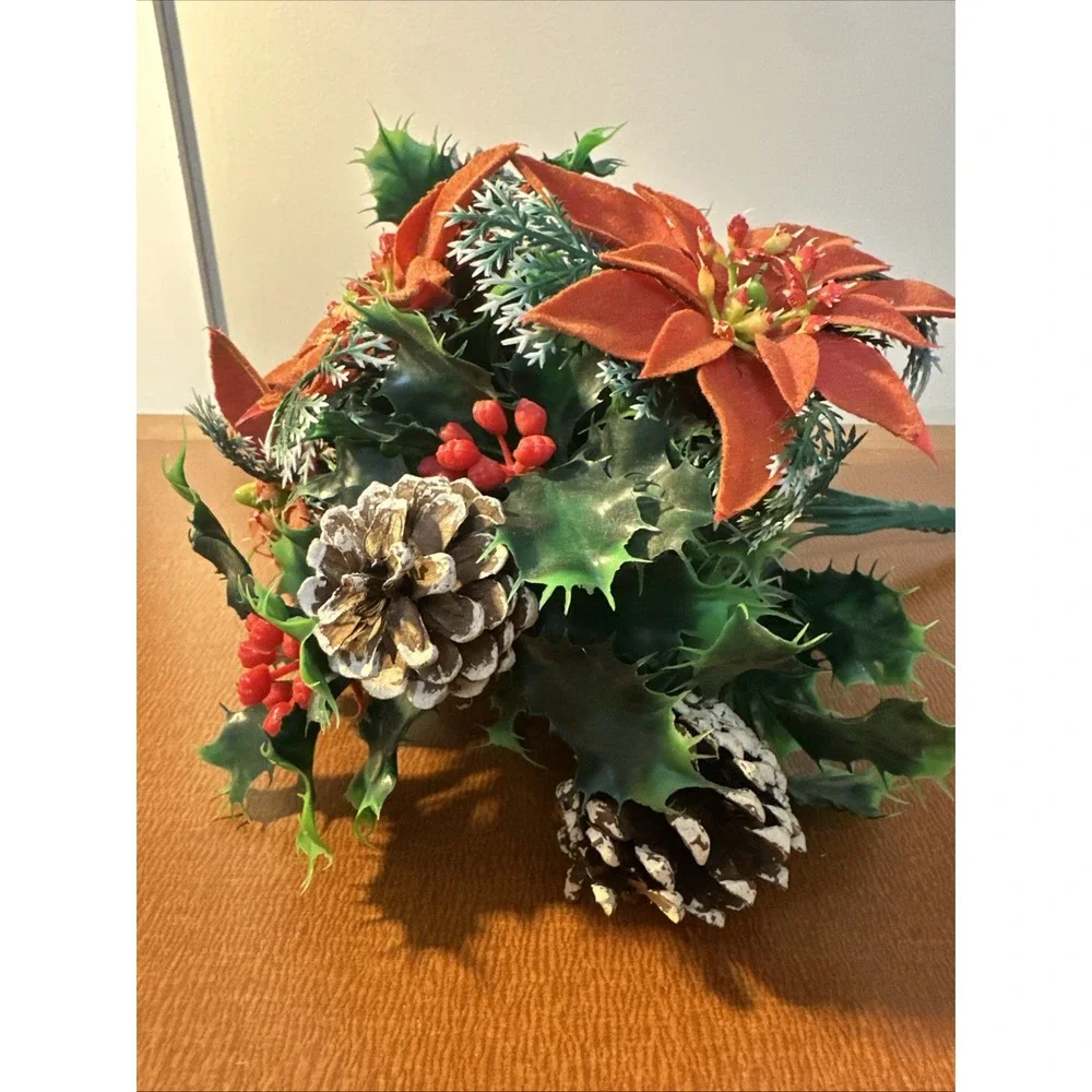 Vintage Mid Century Christmas POINSETTIA HOLLY Greenery‎ Basket Decoration